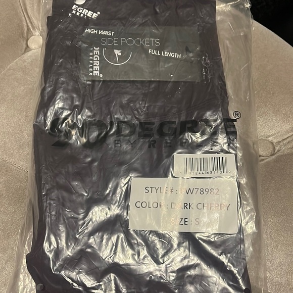 90 degree by Reflex pocket leggings, dark Cherry color, small, new - Picture 10 of 10